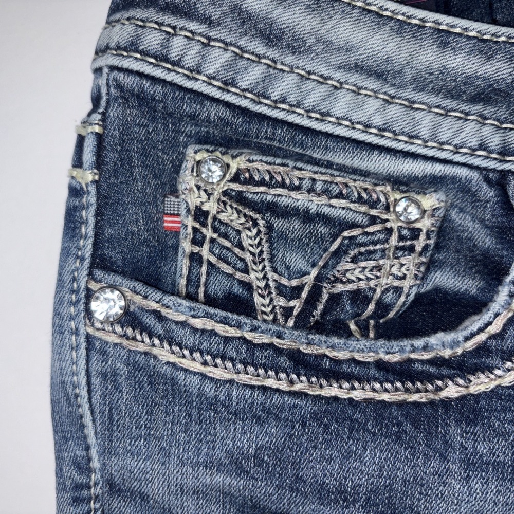 Vigoss Women's Capri S7/8 L21 Hertage Fit Dark Wash Rhinestone Stud White stich